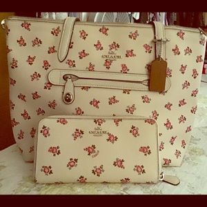 Large Coach Tote with zip around wallet